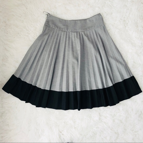 H&M Grey and Black Pleated Circle Skirt Sz 6 - Picture 6 of 6